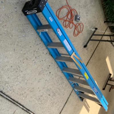 8 foot A-frame ladder lot 2640