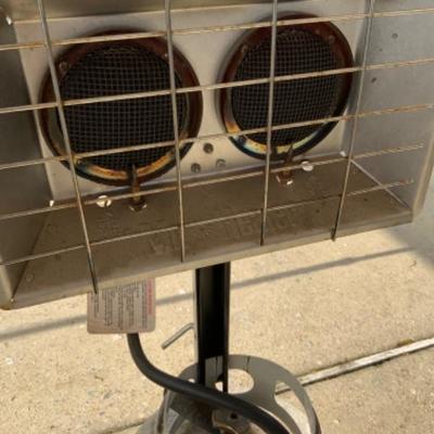 Mr. heater propane heater With propane tank Lot 2642