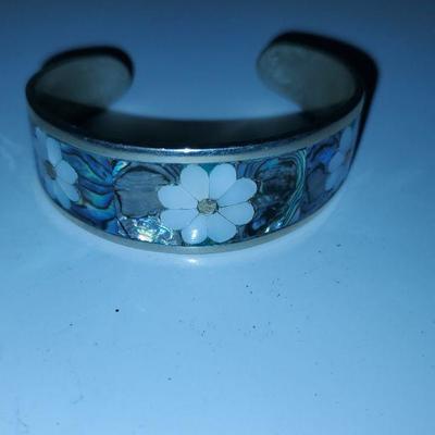 Floral Bangke Bracelet 