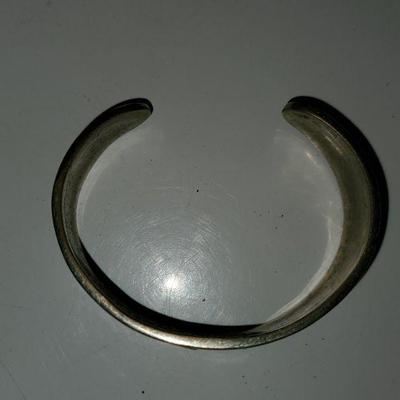 Floral Bangke Bracelet 