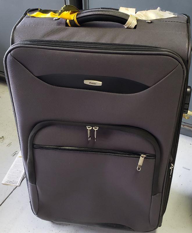 2 Airways Luggage | EstateSales.org