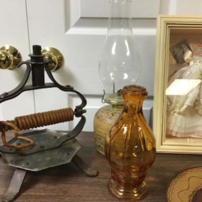 Lot-Oil lamp, Pottery, Misc