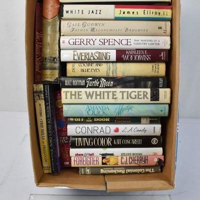 Box of 20 Fiction Books: Mary Higgins Clark -to- Margery Perham