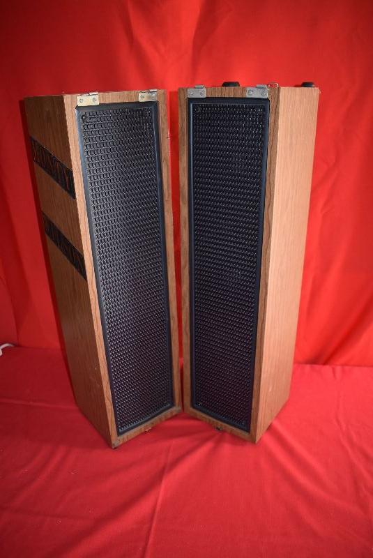 Lot 1025, Pair Yak Stack Speakers, portable speakers for square dancing