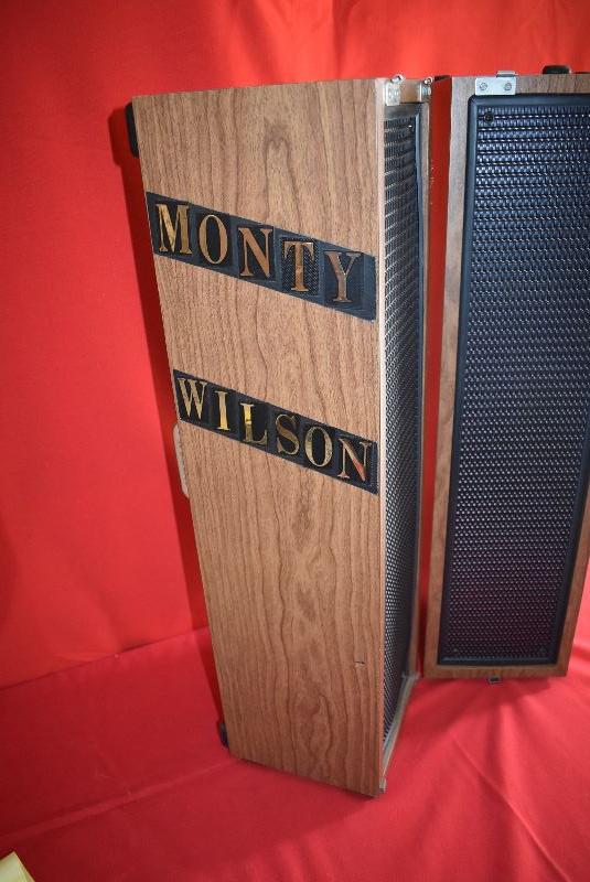 Lot 1025, Pair Yak Stack Speakers, portable speakers for square dancing