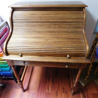 LOT 5 Vintage Roll Top Desk