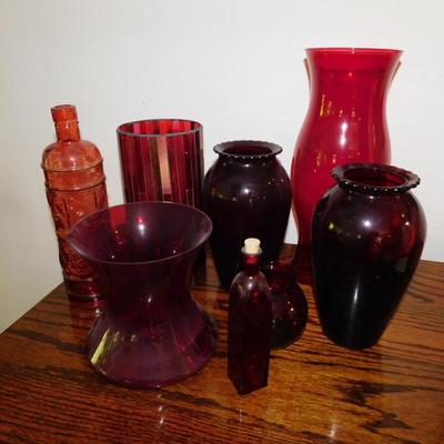 LOT 14 Red Glass vases 8 items