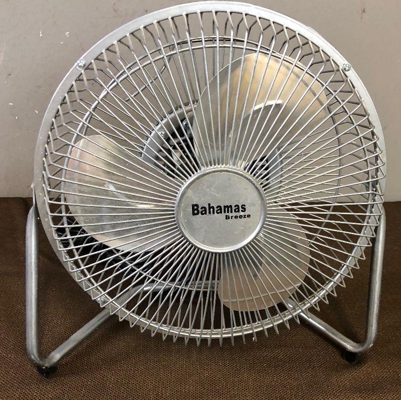 26 Bahamas Breeze FAN