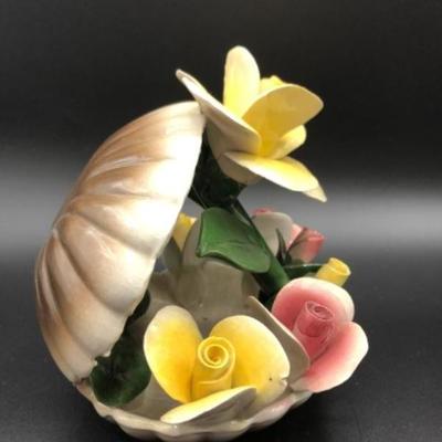Capodimonte porcelain flowers in ceramic clam shell Italian pottery