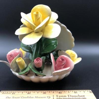 Capodimonte porcelain flowers in ceramic clam shell Italian pottery