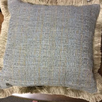 Custom made pillow with the zipper close
