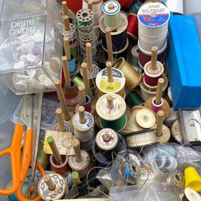 Sewing Thread Notions & Buttons Lot