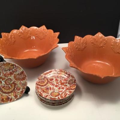 2 Leaf Serving Bowls And 6 Small Cocktail Plates