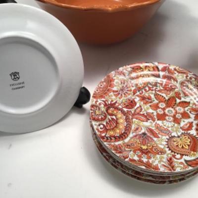 2 Leaf Serving Bowls And 6 Small Cocktail Plates