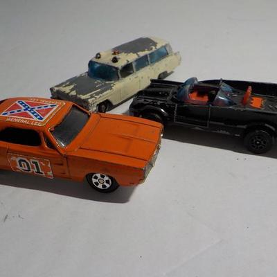 3 Super cool cars General Lee, Bat mobile and s&s Ambulance 1950's.