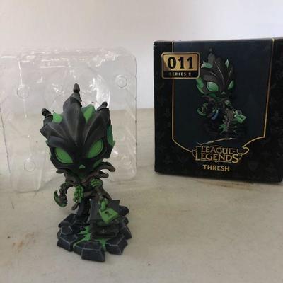 2 League Legends Collectible Toys MIB Thresh and Project YI