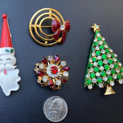 Fun Lot of Vintage Christmas Gold Tone Brooches Pins