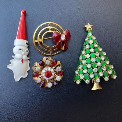 Fun Lot of Vintage Christmas Gold Tone Brooches Pins