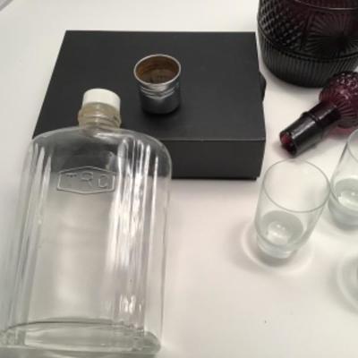 Lot-Glass Flasks, Carafe, 5 Shotglasses, Champagne Opener
