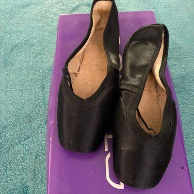 Ballet Slippers--Toe Shoes Size 6