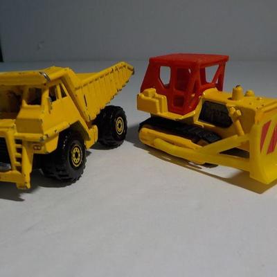 hot wheels dump truck 1979, matchbox dozer.
