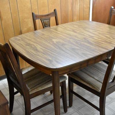 K Lot 1:  Table and Chairs