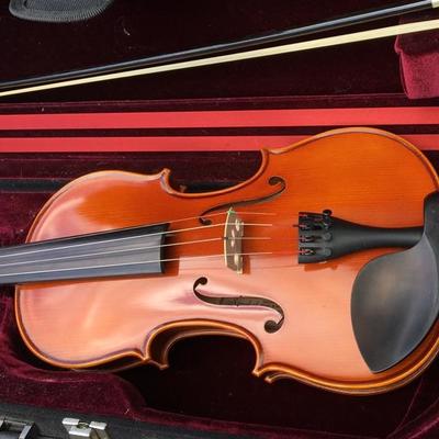 Used Strobel 4 4 VIOLIN WITH CASE AND BOW