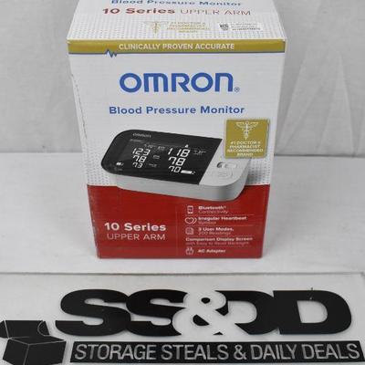 Omron 10 Series Wireless Upper Arm Blood Pressure Monitor. Lightly Used, Works