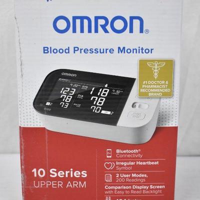 Omron 10 Series Wireless Upper Arm Blood Pressure Monitor. Lightly Used, Works
