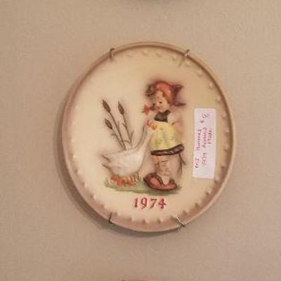 Set of 3 Hummel Annual Plates