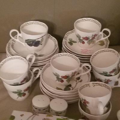 Noritake Primachina Set Royal Orchard Pattern