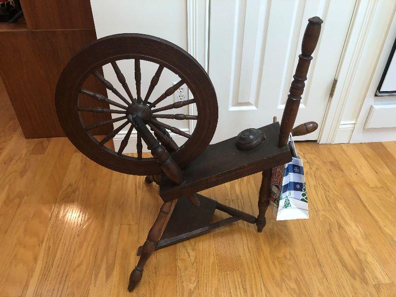 Vintage Spinning wheel Weaving loom wool yarn thread knitting sewing