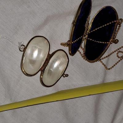 2 Shell Coin holders