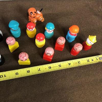 Lot #13 FISHER PRICE LITTLE PEOPLE COLLECTION 
