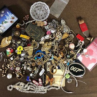 #168 Jewelry Box Clean out 