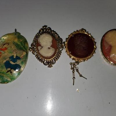 Antique Brooch Lot