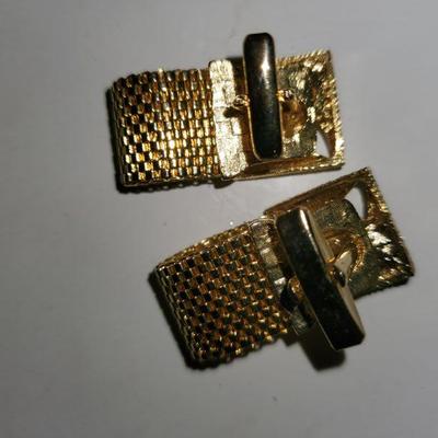 Gold tone cuff links
