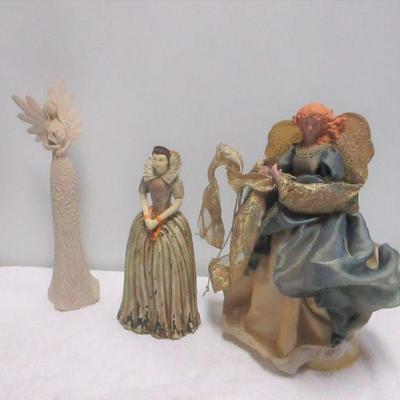 Lot 65 - Women Figurines 