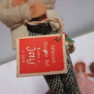 Lot 71 - Collectible Dolls 