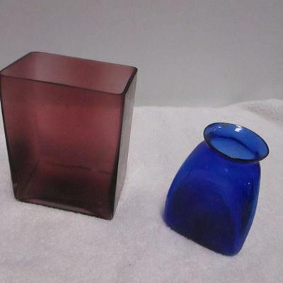 Lot 82 - Decorative Colored Glass 