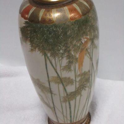 Lot 91 - Decorative Vase