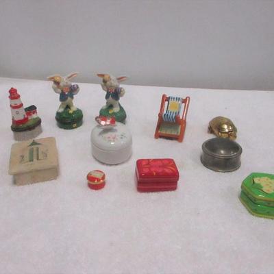Lot 122 - Jewelry Trinket Containers 