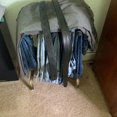 Pants rack