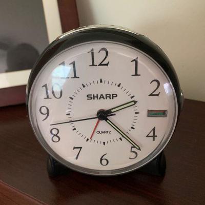 Sharp alarm clock 