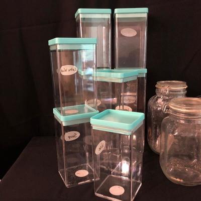 Lot 17 - Pantry storage Containers