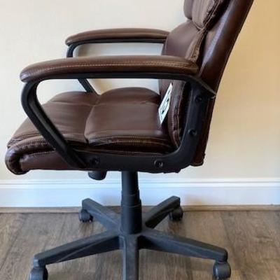 LOT#15: Bonded Leather Office Chair