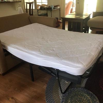 Lot 24 - Havertyâ€™s Sleeper Sofa
