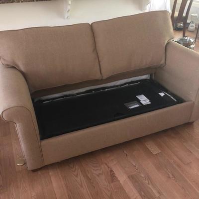 Lot 24 - Havertyâ€™s Sleeper Sofa