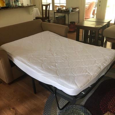 Lot 24 - Havertyâ€™s Sleeper Sofa