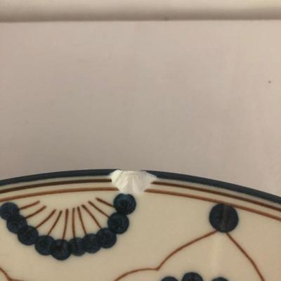 Lot 26 - Serving and Dining Ware
